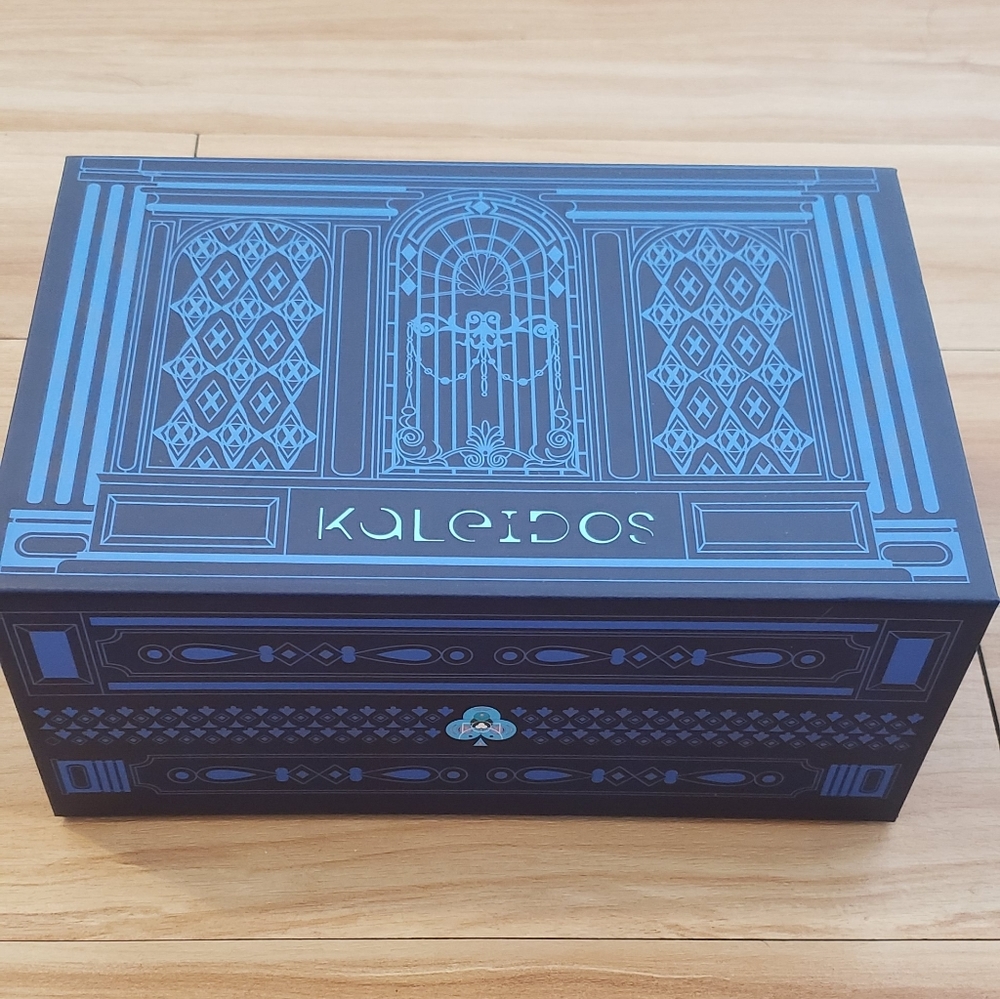 ❗SOLD❗Kaleidos Makeup Club Nebula S Shipper Box